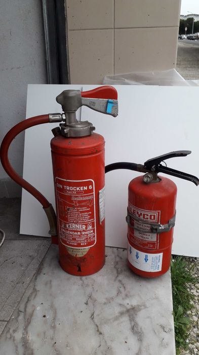 material de combate a incêndios - com história