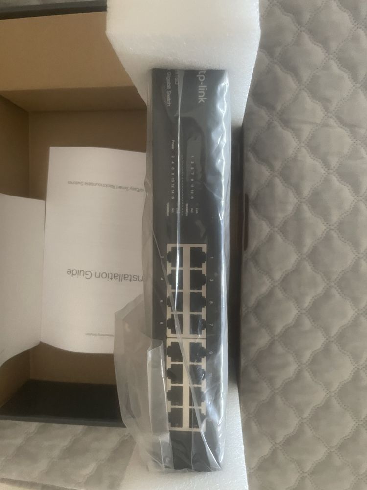 TP-Link 16-Port Gigabit Easy Smart Switch ( TL-SG1016PE )