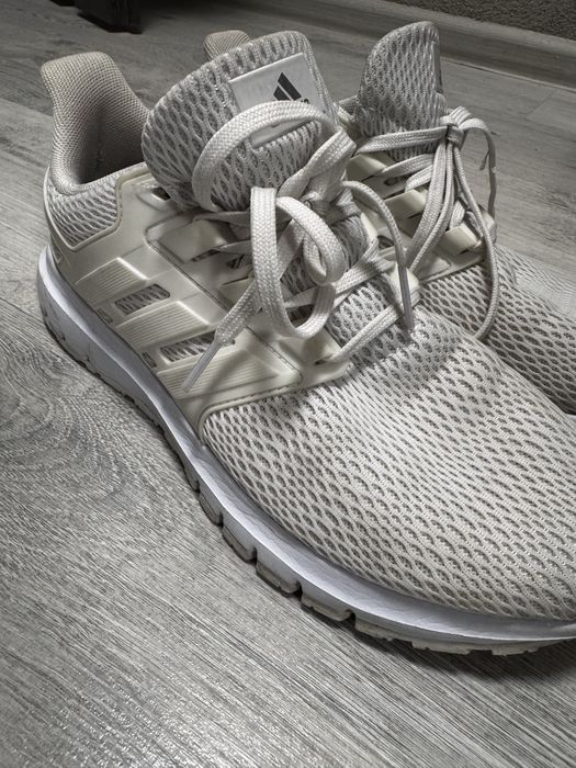 Кросівки adidas жіночі