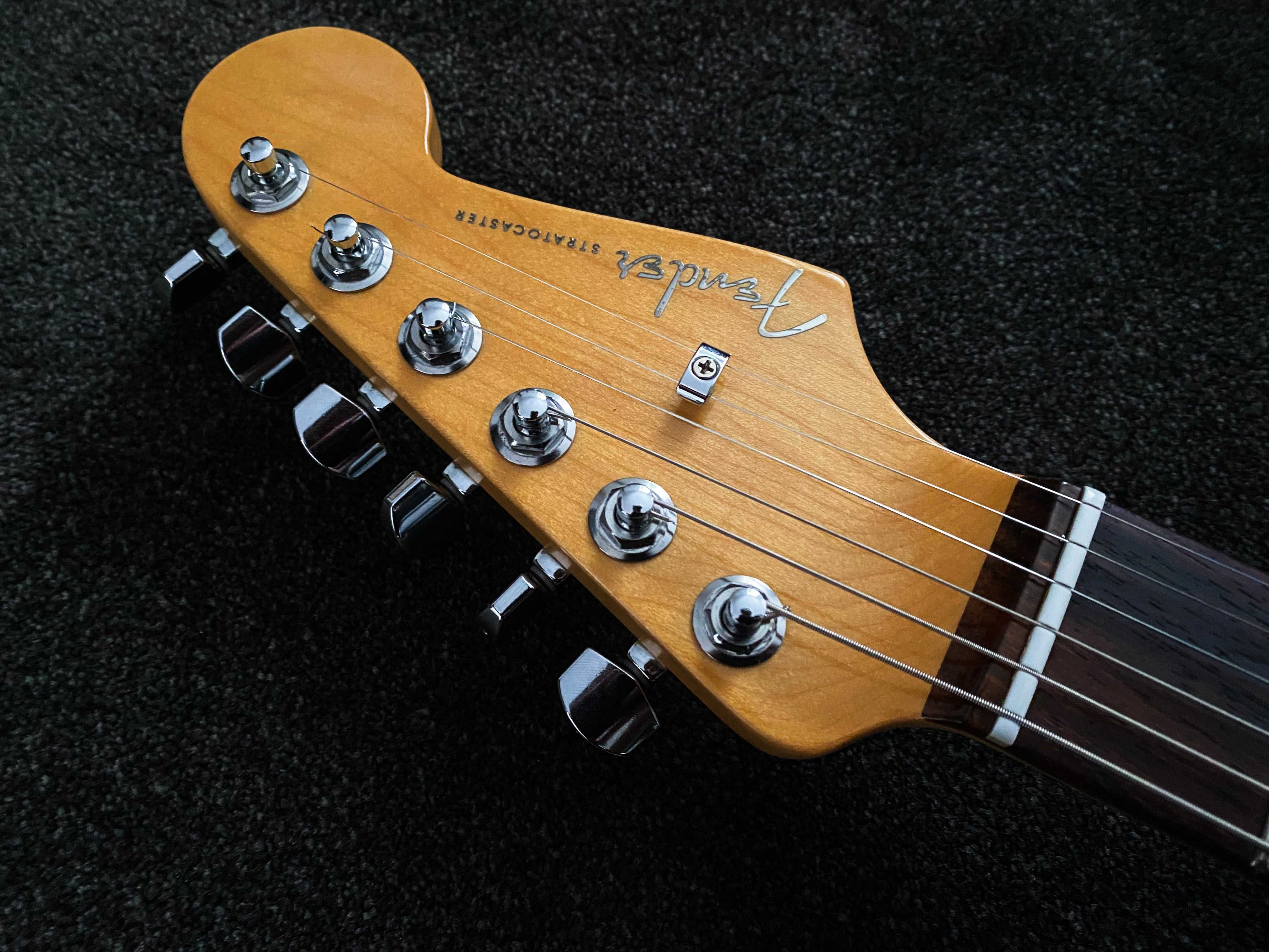 Fender American Elite Stratocaster Autumn Blaze 2016 + CASE