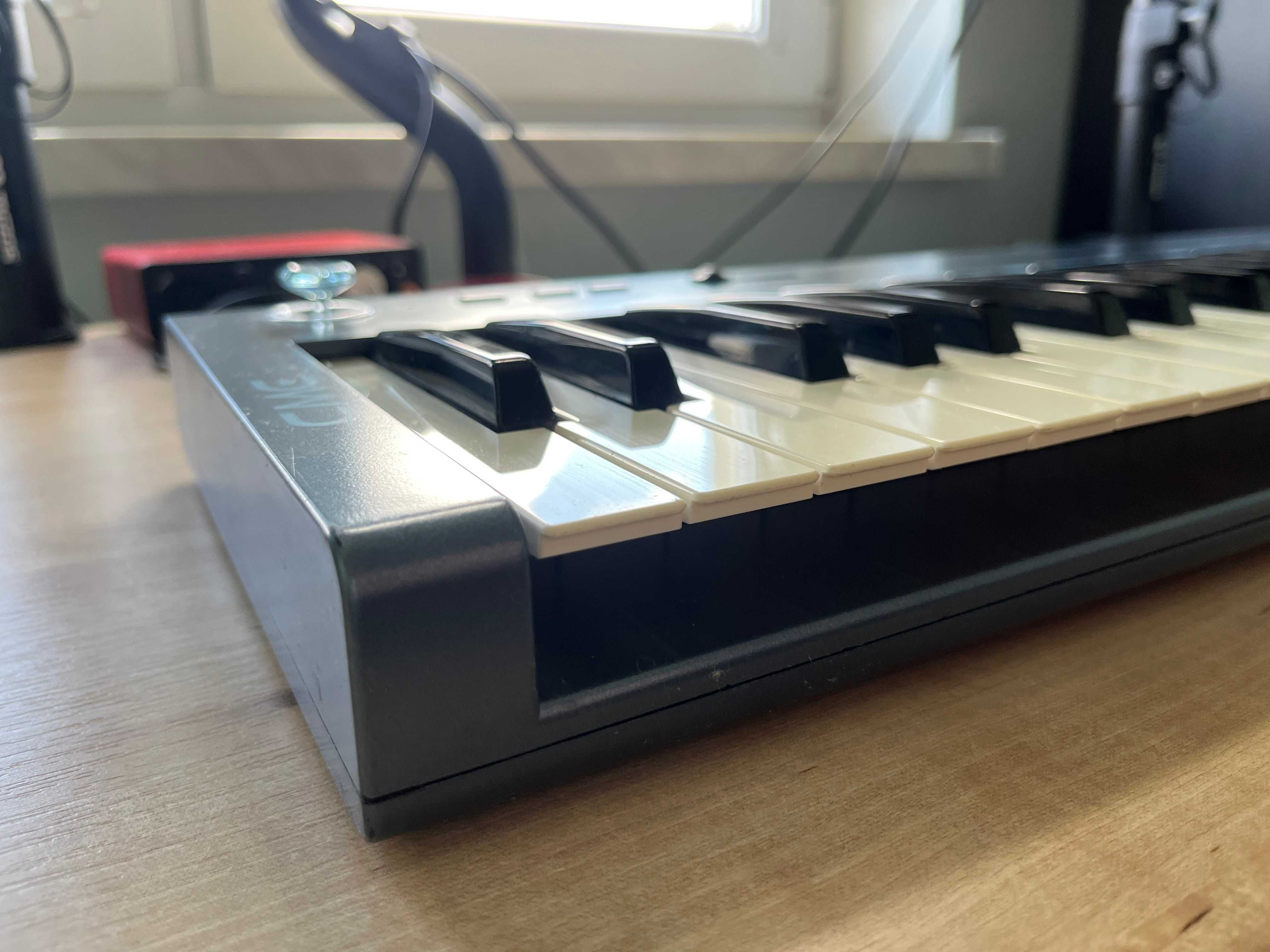 CME M-Key V2 - Klawiatura MIDI / Keyboard