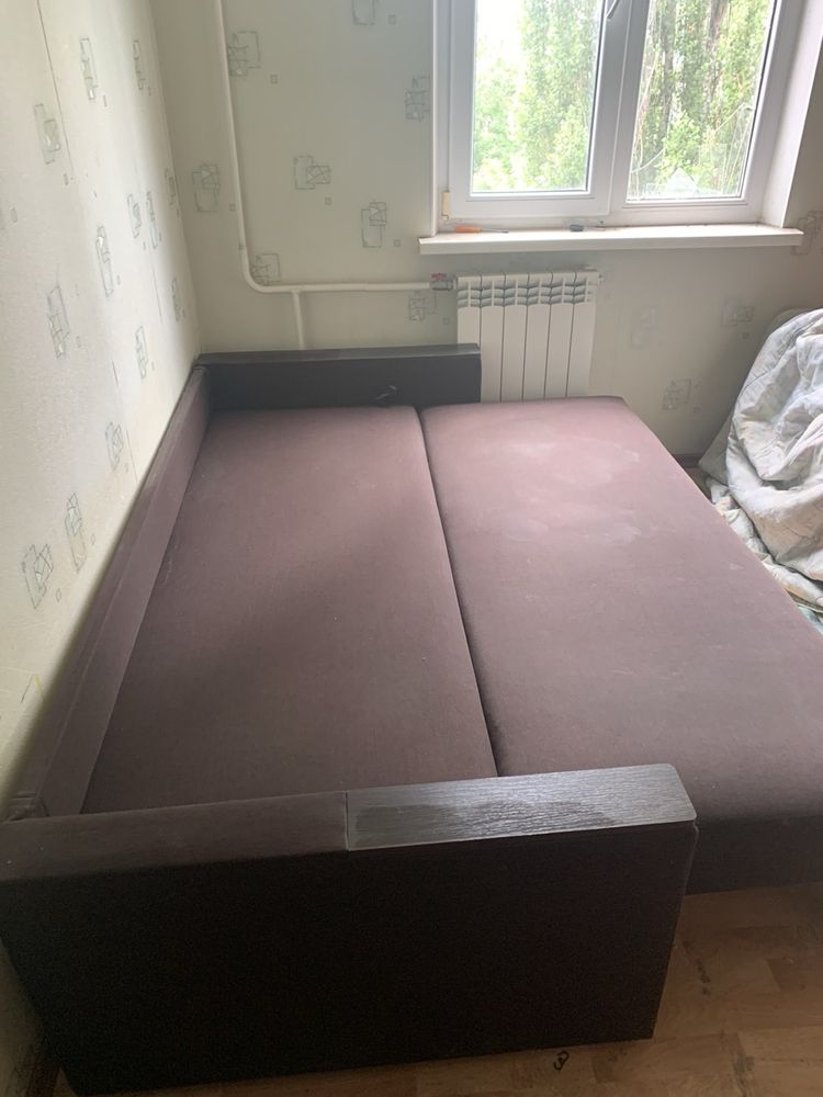 Продам диван, двері у гарному стані