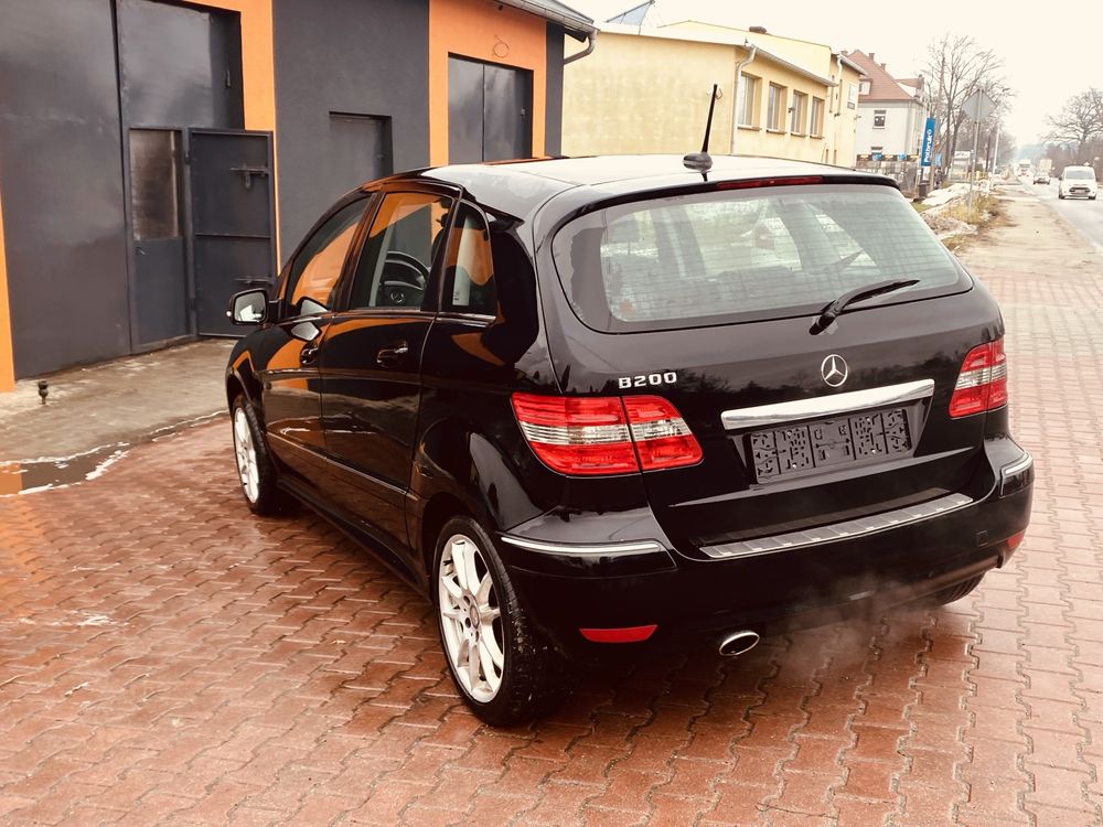 sprzedam mercedes b klasa 2010 2,0 benzyna zadbany