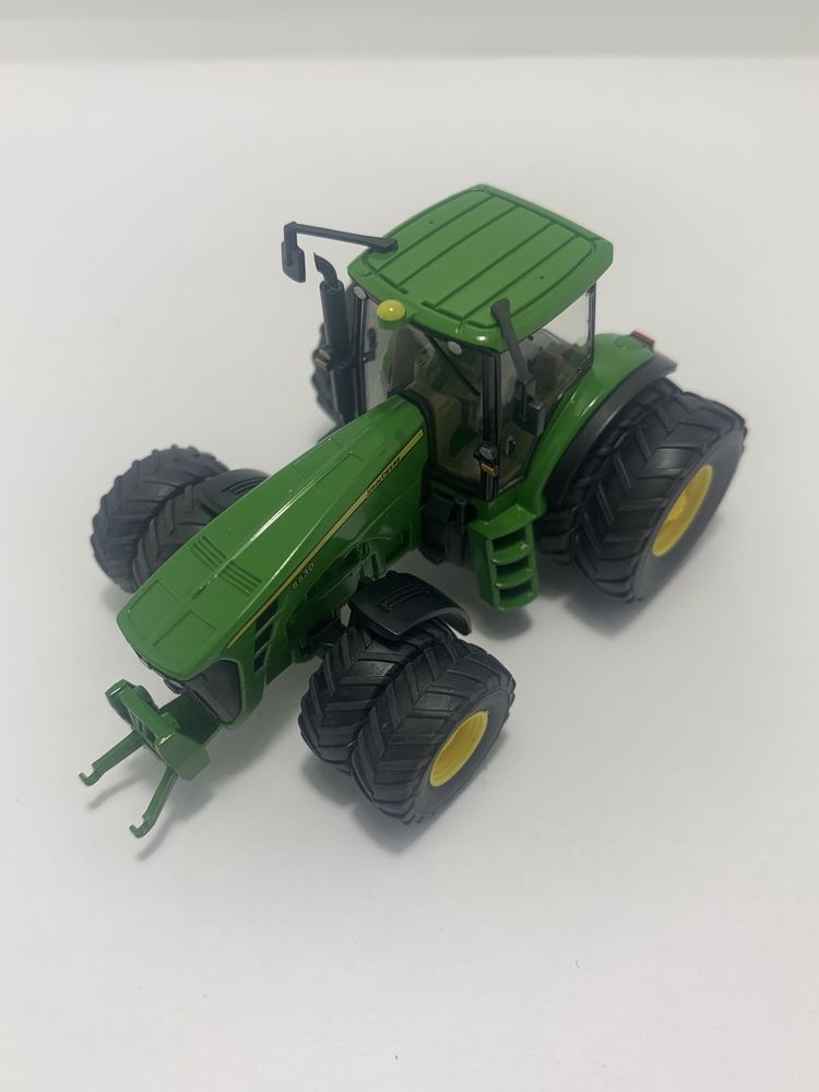 John Deere 8530 da Wiking escala 1/87