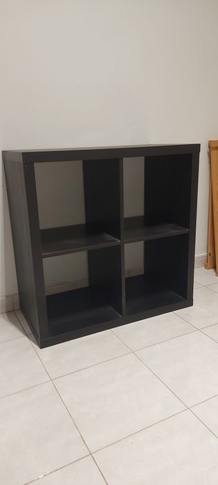 Estante preta Ikea