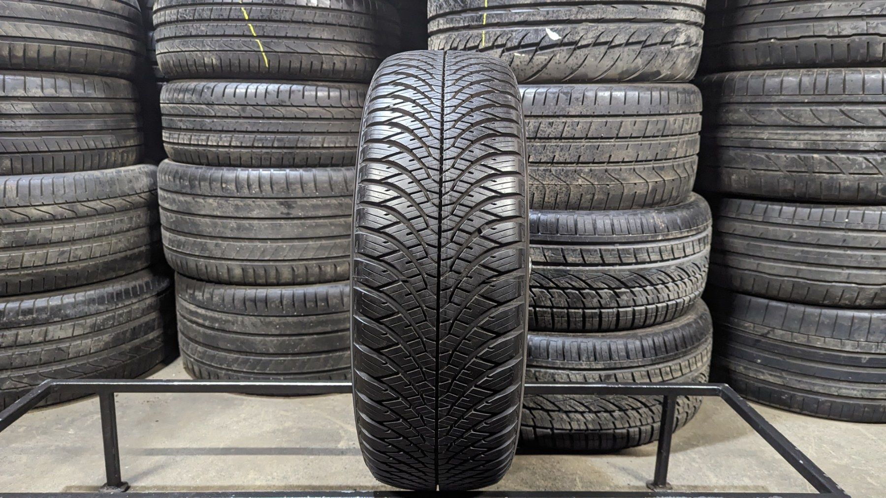 Шина 205/60 R 16 Yokohama BluEarth 4S. Одне колесо. Розпаровка.