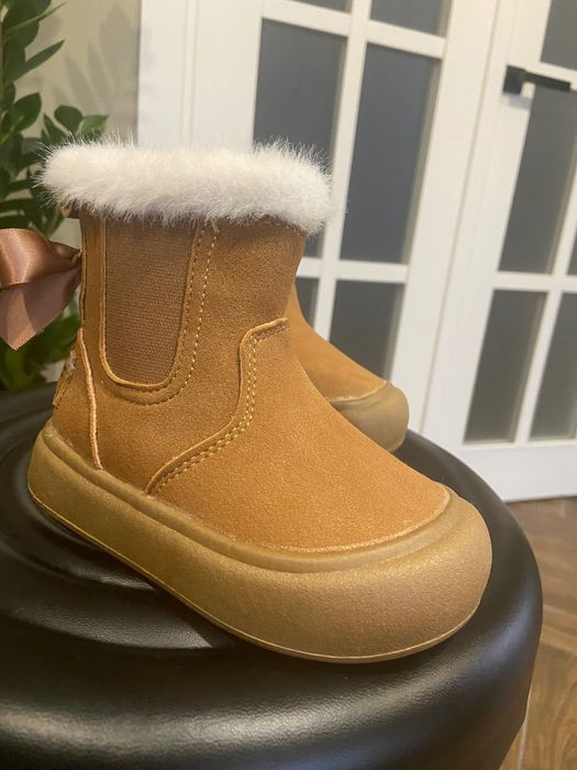 Уггі для дівчинки