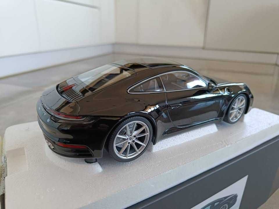 Porsche 911 (992) 4S Minichamps, model 1:18