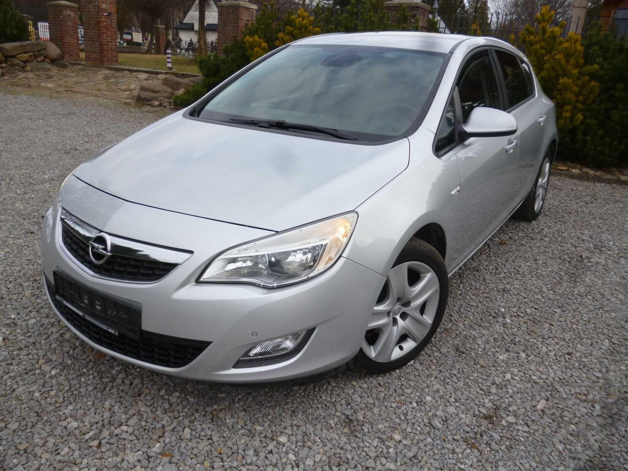 Opel Astra j 1.4 Turbo klima,Navi serwis ładny stan