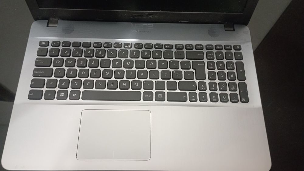 Portátil asus i7