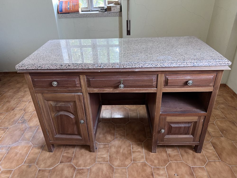 Estante e mesa secretaria