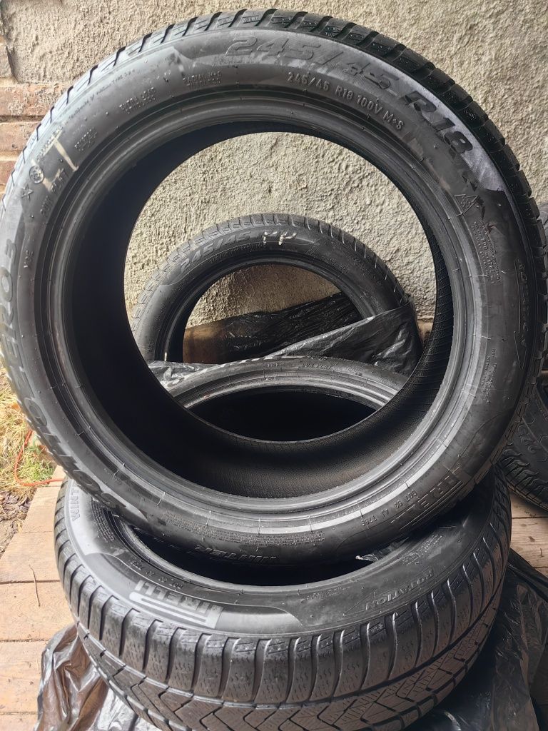 Pirelli Sottozero 3 komplet 245/45 R18 100V M+S run flat