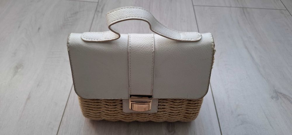 Mała urocza torebka