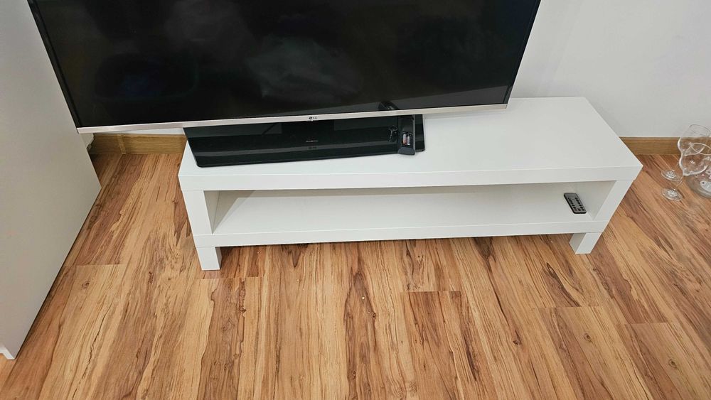Stolik pod telewizor biały niski
