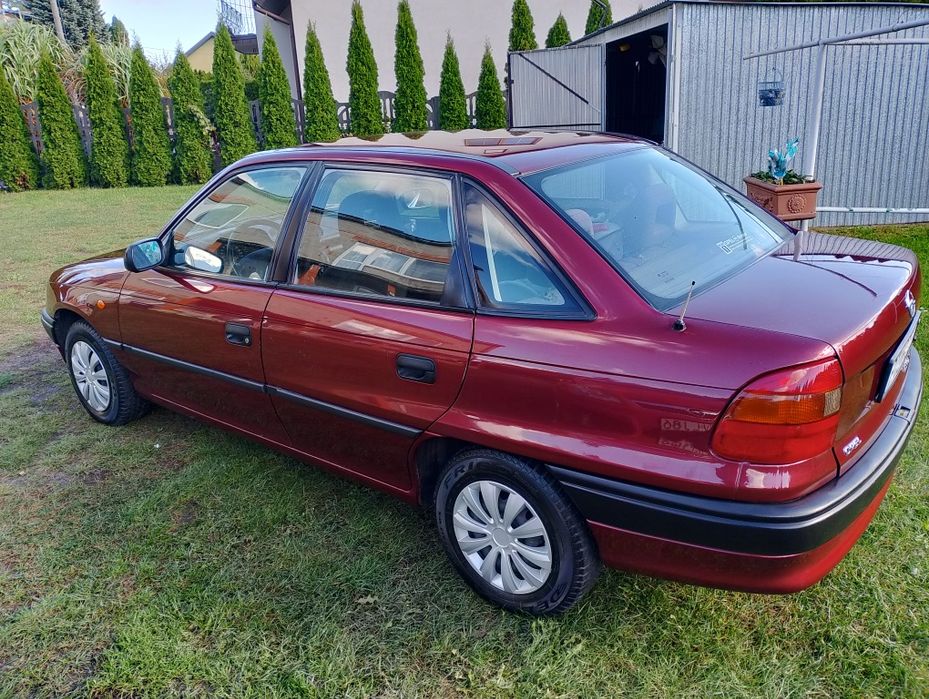 Opel Astra F Classic sedan wspomaganie