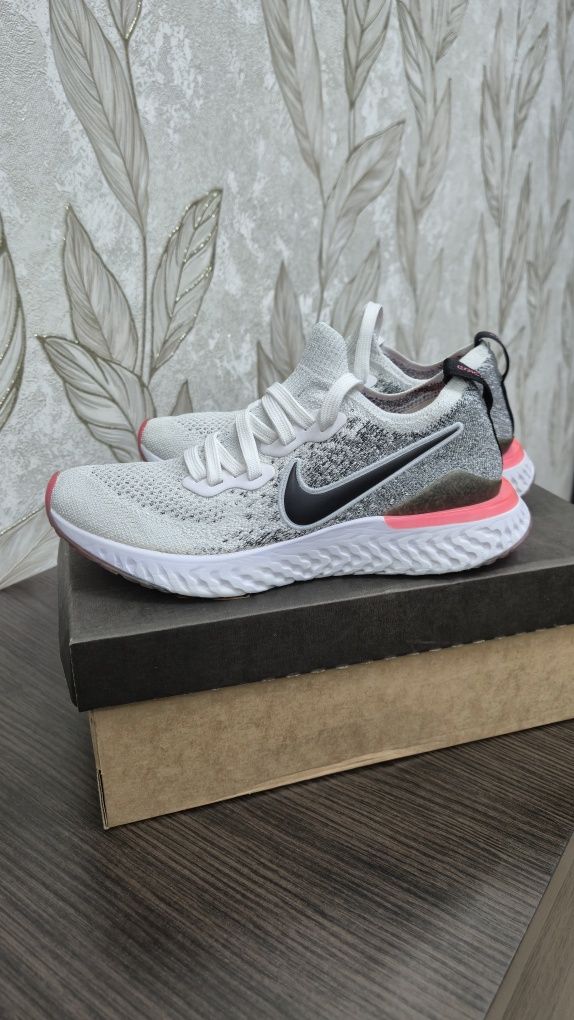 Кросівки Nike Epik React