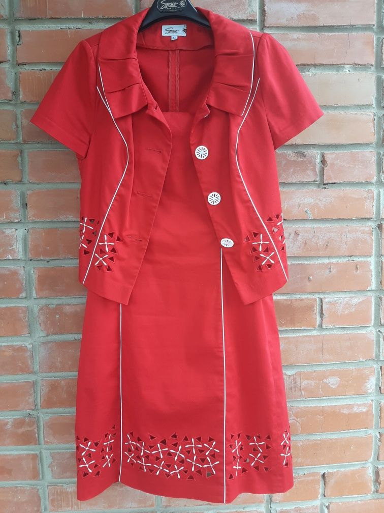 Красный летний костюм платье сарафан и пиджак