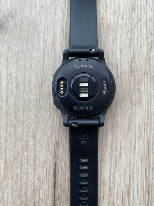 Garmin Vivoactive 4S | NFC, GPS, Музика | Батарейка 2 дні тримає