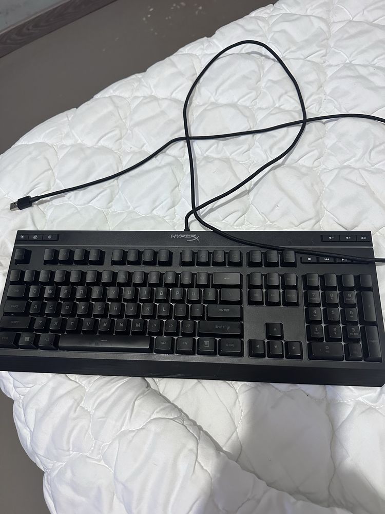 Teclado Hyper Alloy Core RGB