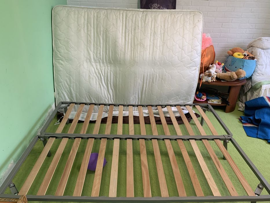 Двоспальний матрац з ламелями