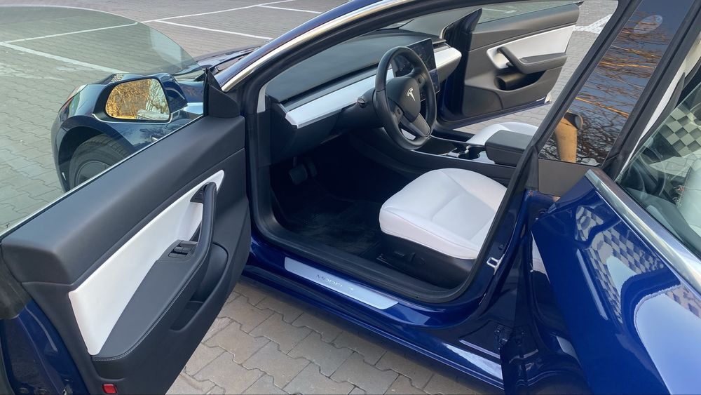 Tesla model 3 standart range plus