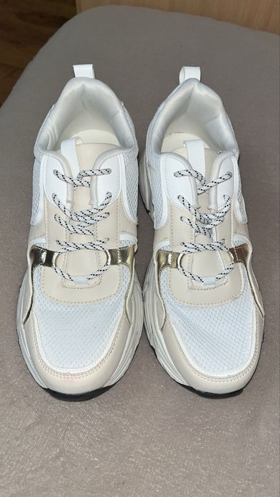 Кроссовки женские 42 размер