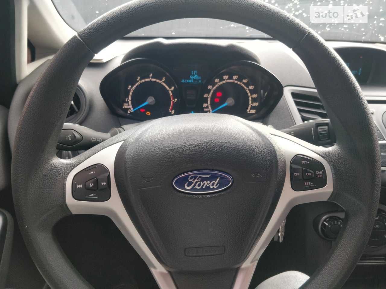 Продам  Ford Fiesta 2013