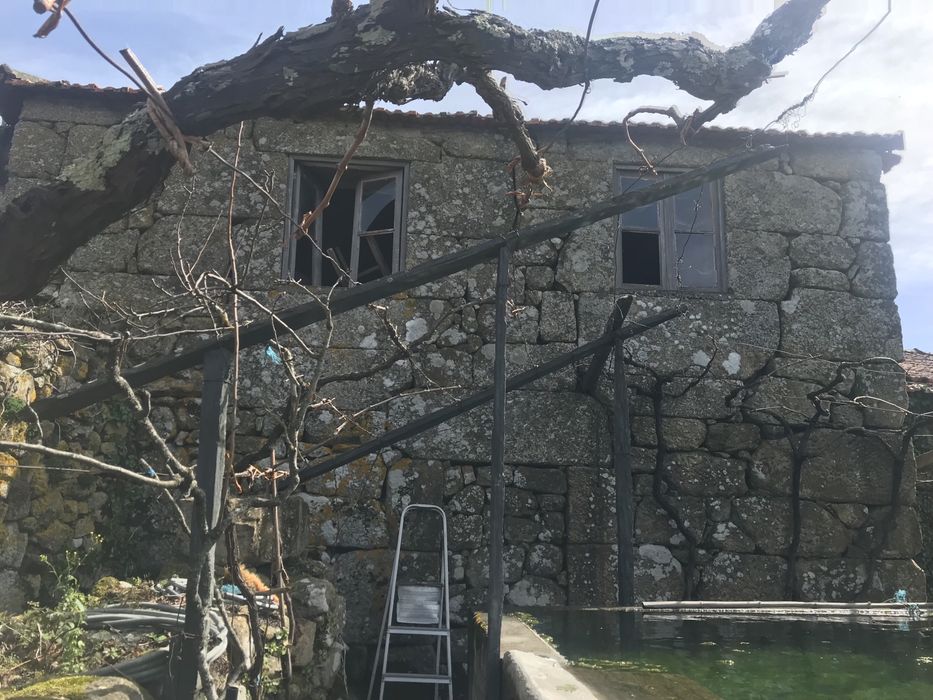 Vendo este Imovel para Restauro