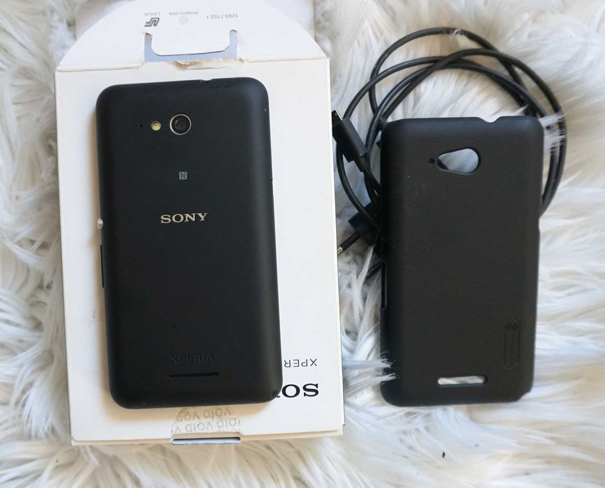 Sony Xperia E4g czarny stan idealny z ładowarką