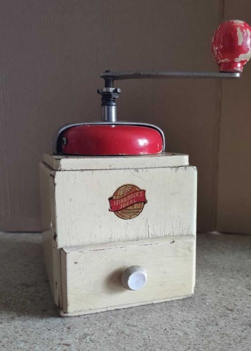 Młynek do kawy drewniany na korbkę Leinbrock's lata 60 XX w.