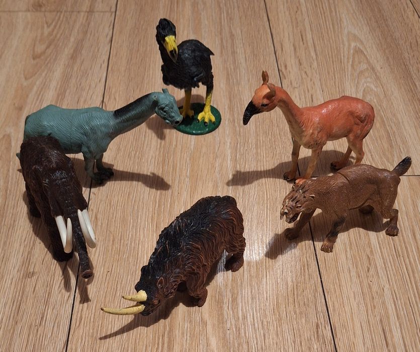 Zestaw zwierzęta prehistorii