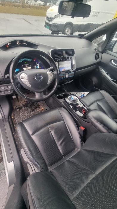 Продам Ніссан ліф