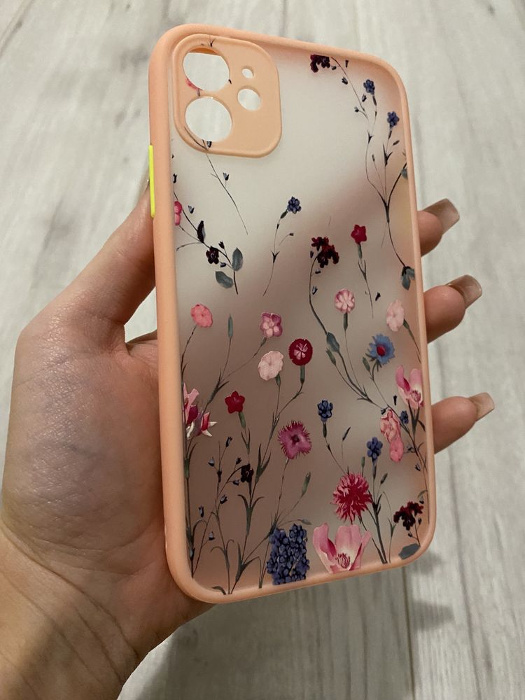 Case iphone 11 w kwiatki przezroczysty