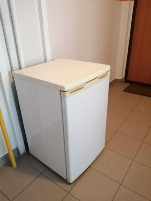 Lodówka mała sprawna