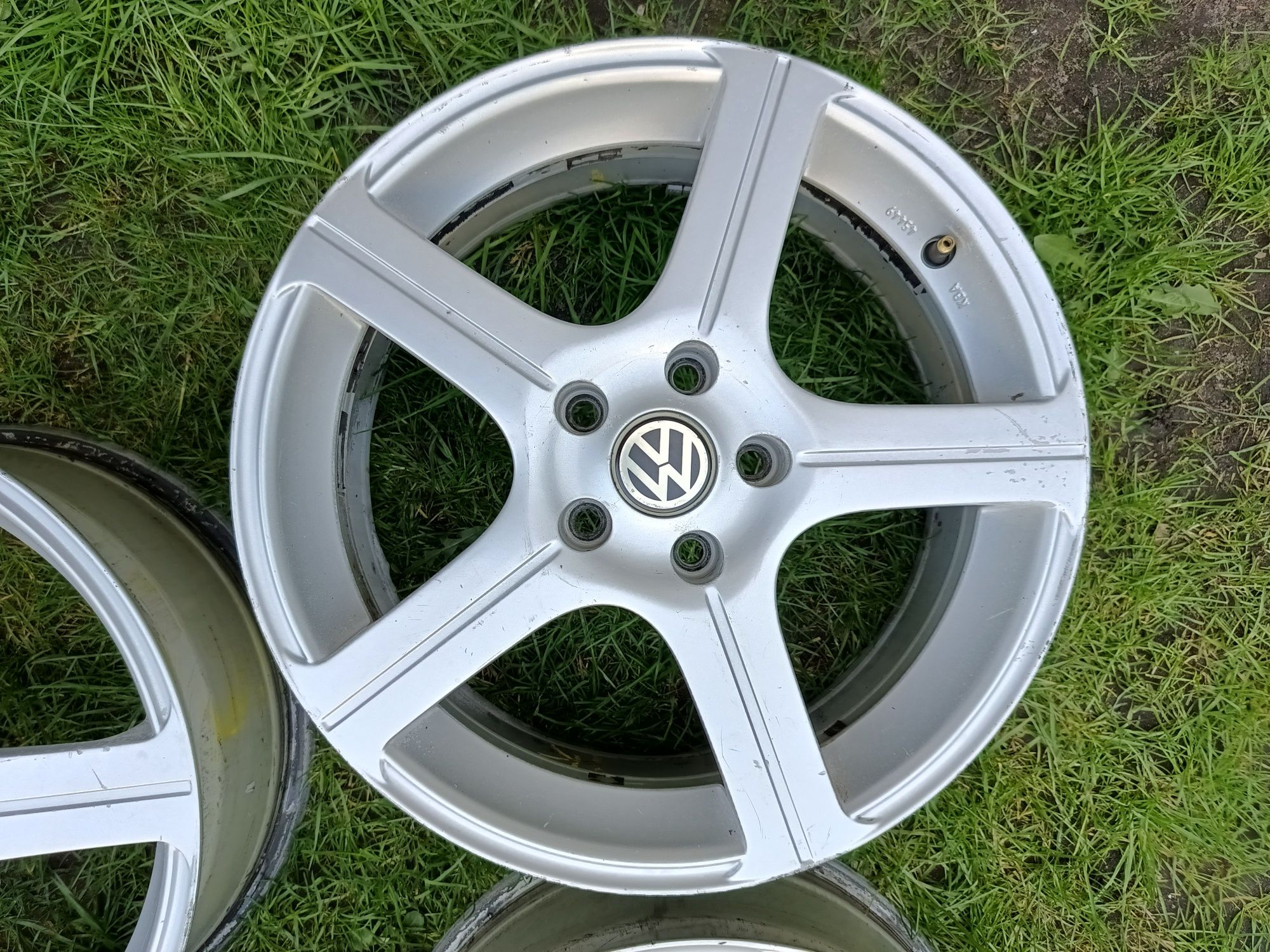 Felgi aluminiowe 17 " 5x112 7.5Jx17H2 Volkswagen Passat Skoda Wysyłka