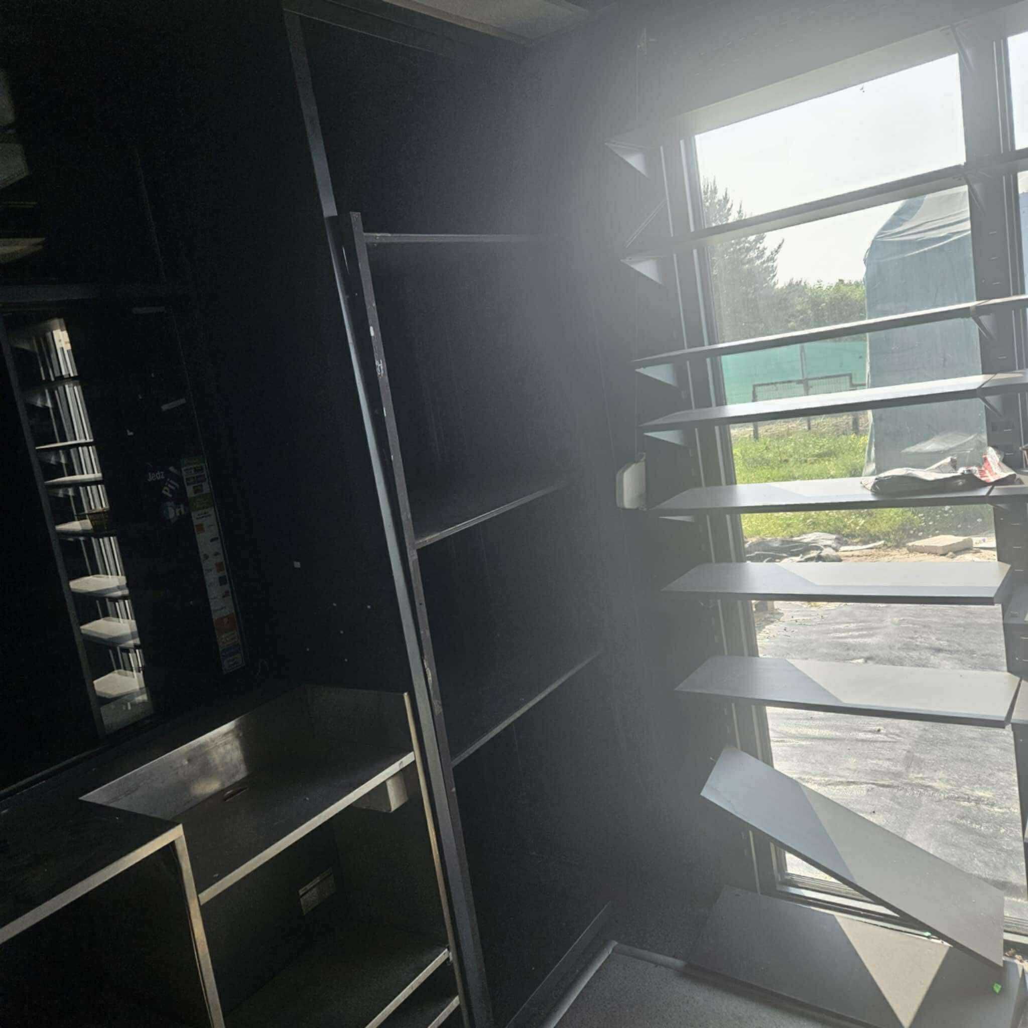 Kiosk pawilon Handlowy kontener budka domek Wymiary 3,30 x 2,30m