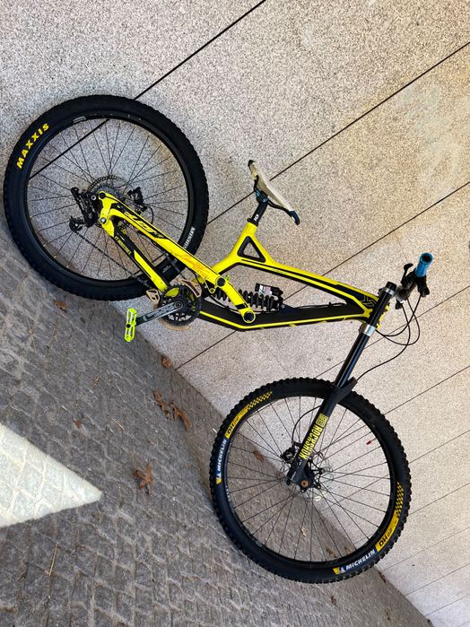 Yt tues Carbon Downhill