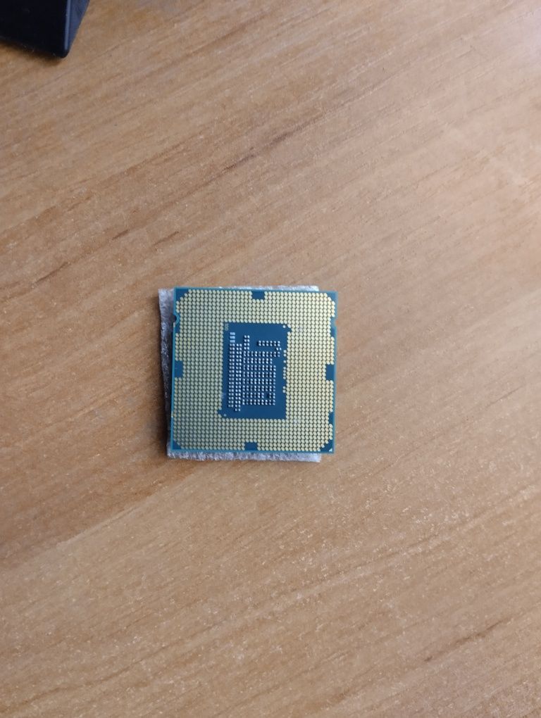 Продам процессор Intel core i 3 3240  в хорошем состоянии