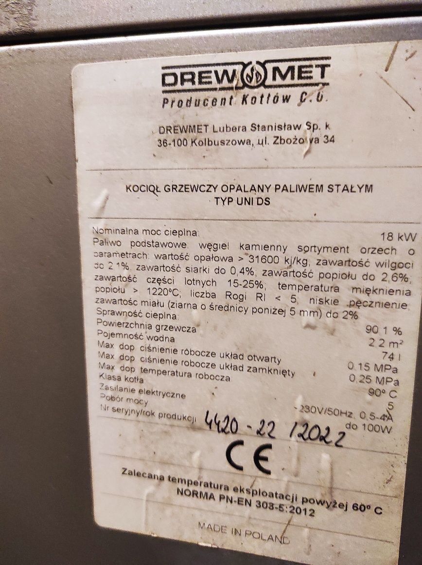 Piec dolnego spalania,bojler 120 l, wyciąg, sterownik,naczynie wyrów.