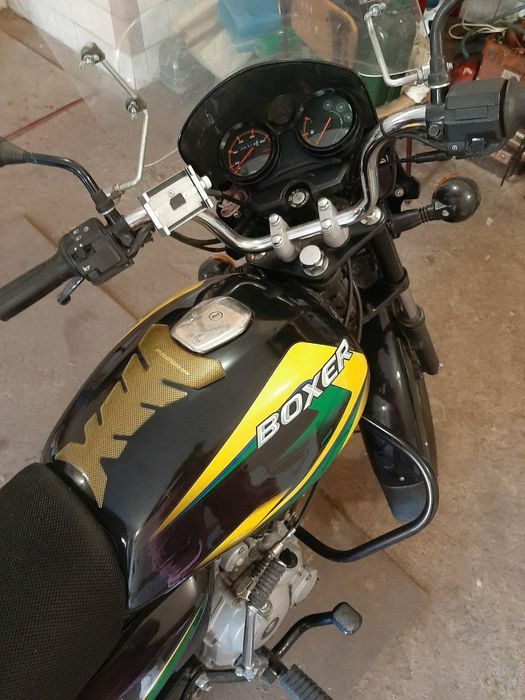 Мотоцикл Bajaj boxer 150 cc
