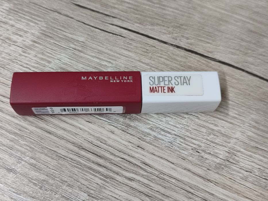 Рідка помада Maybelline New York Super Stay Matte Ink.