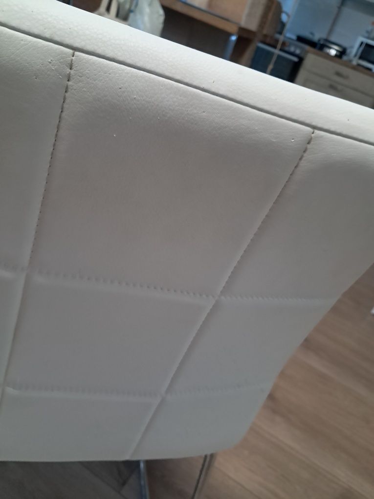 Krzesło skórzane białe