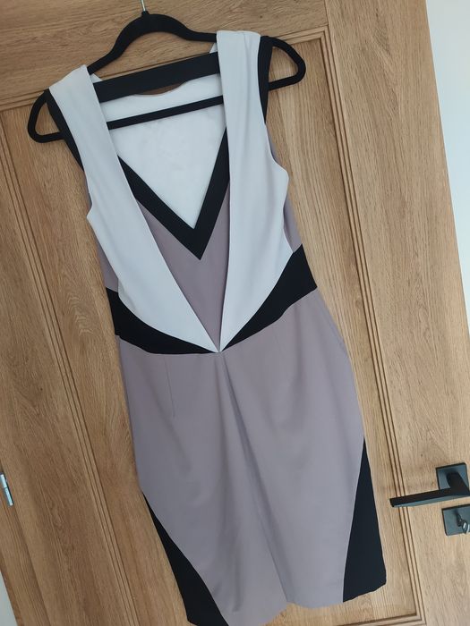 Sukienka wyszczuplająca werehouse 38/40 M/L plecy dopasowana