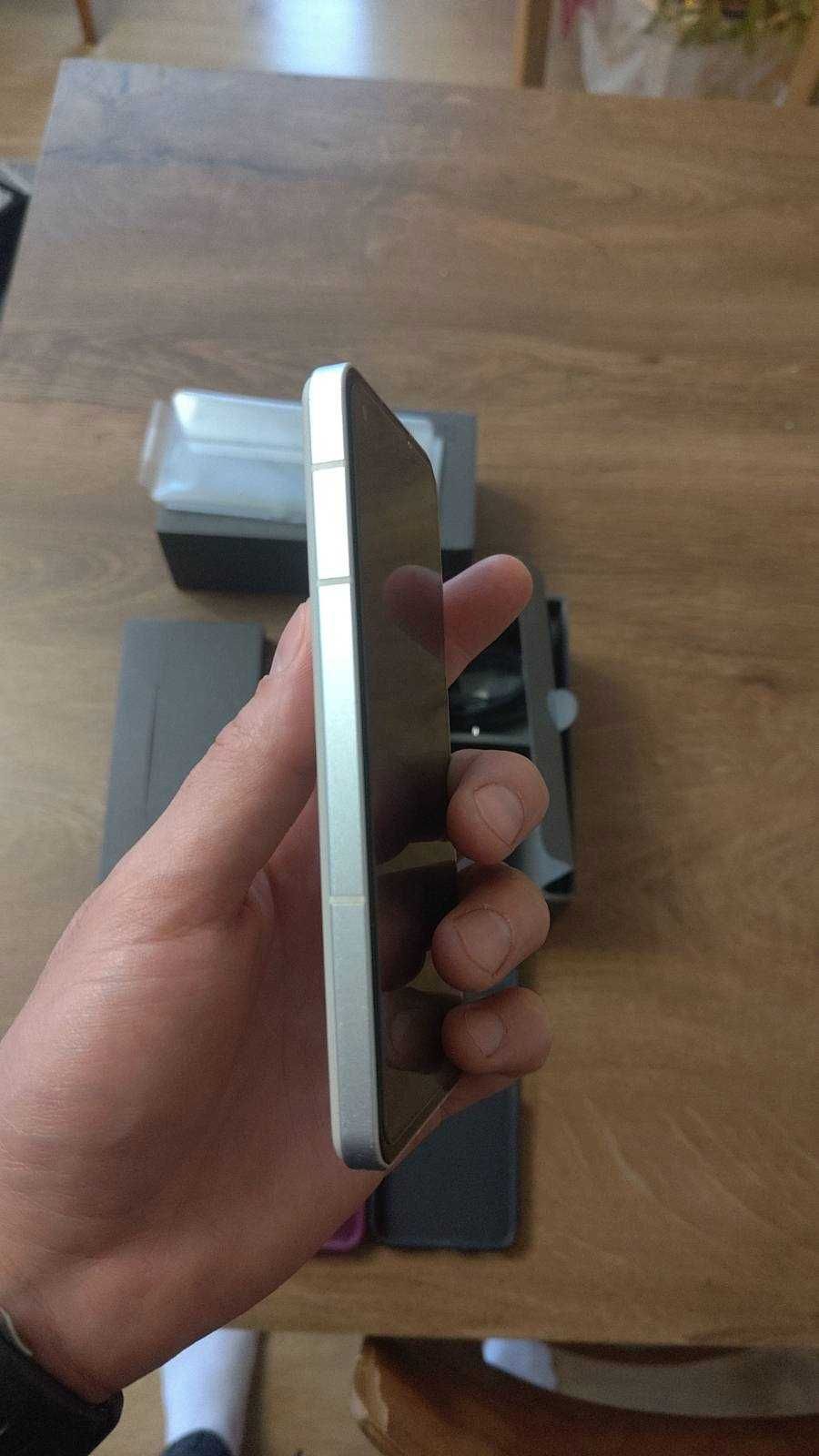Asus Zenfone 9 128GB biały cały komplet case ładowarka kabel usb-c