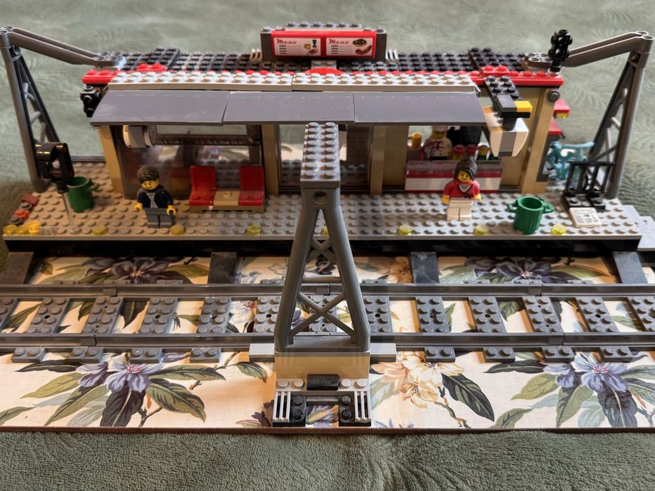 Lego city stacja kolejowa 60050