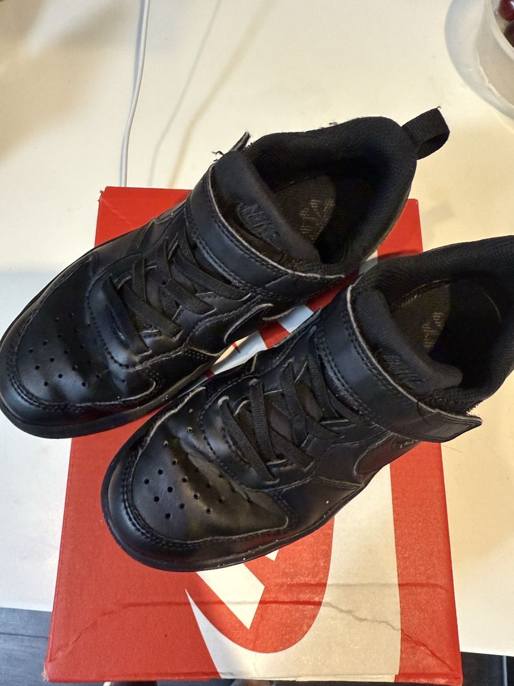 Продам ділові кеди Nike для хлопчика, розмір 31.5