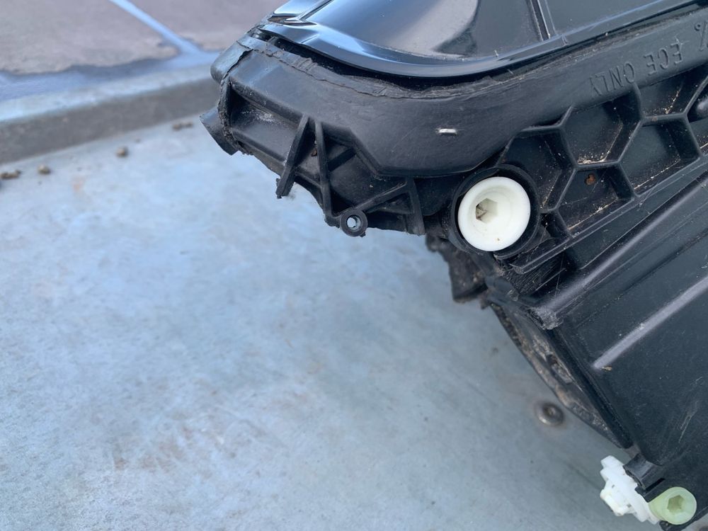 Skoda Kodiaq фара левая 1ZX01266925 LED