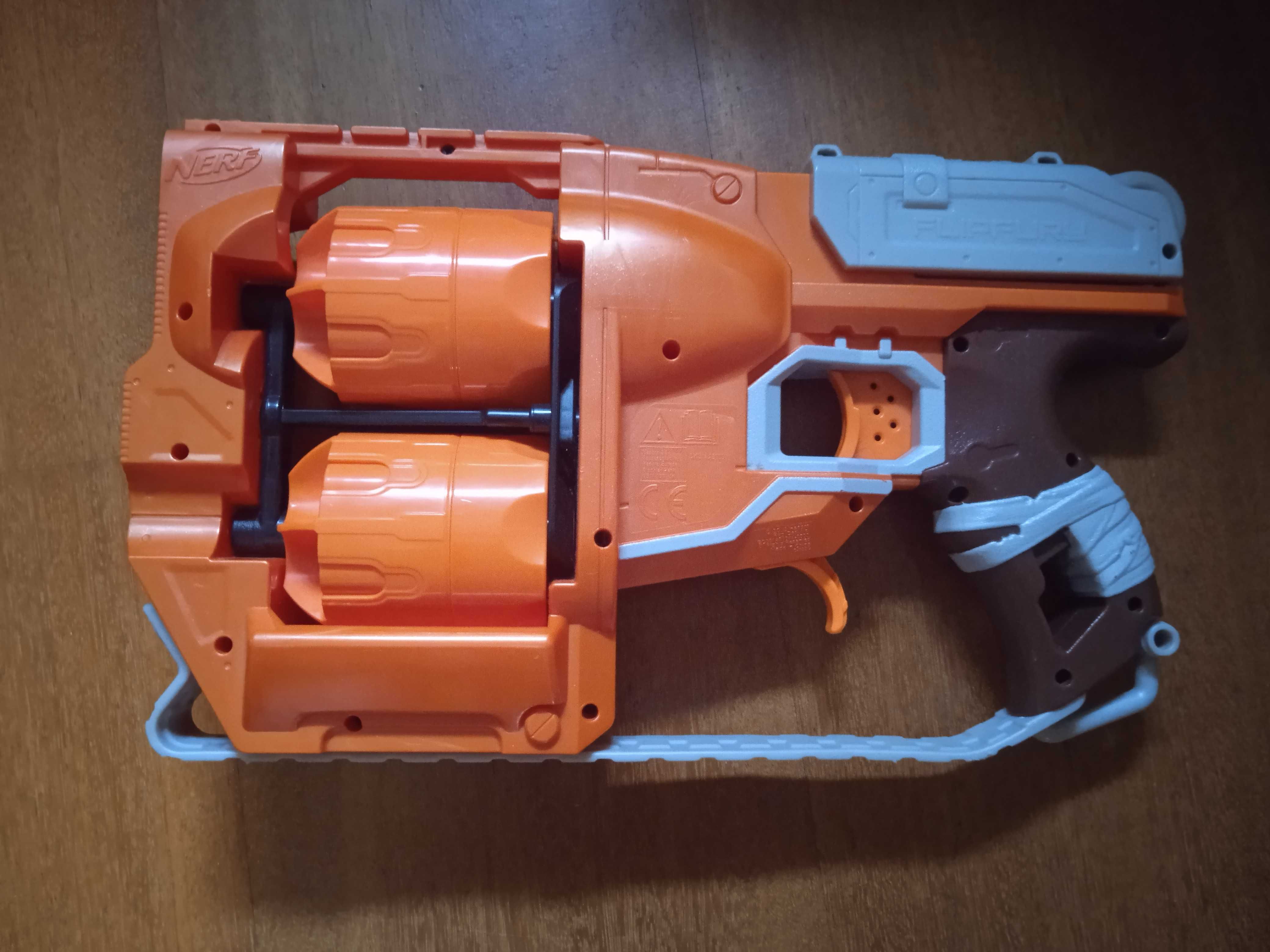 Nerf Zombie como nova e com 5 balas
