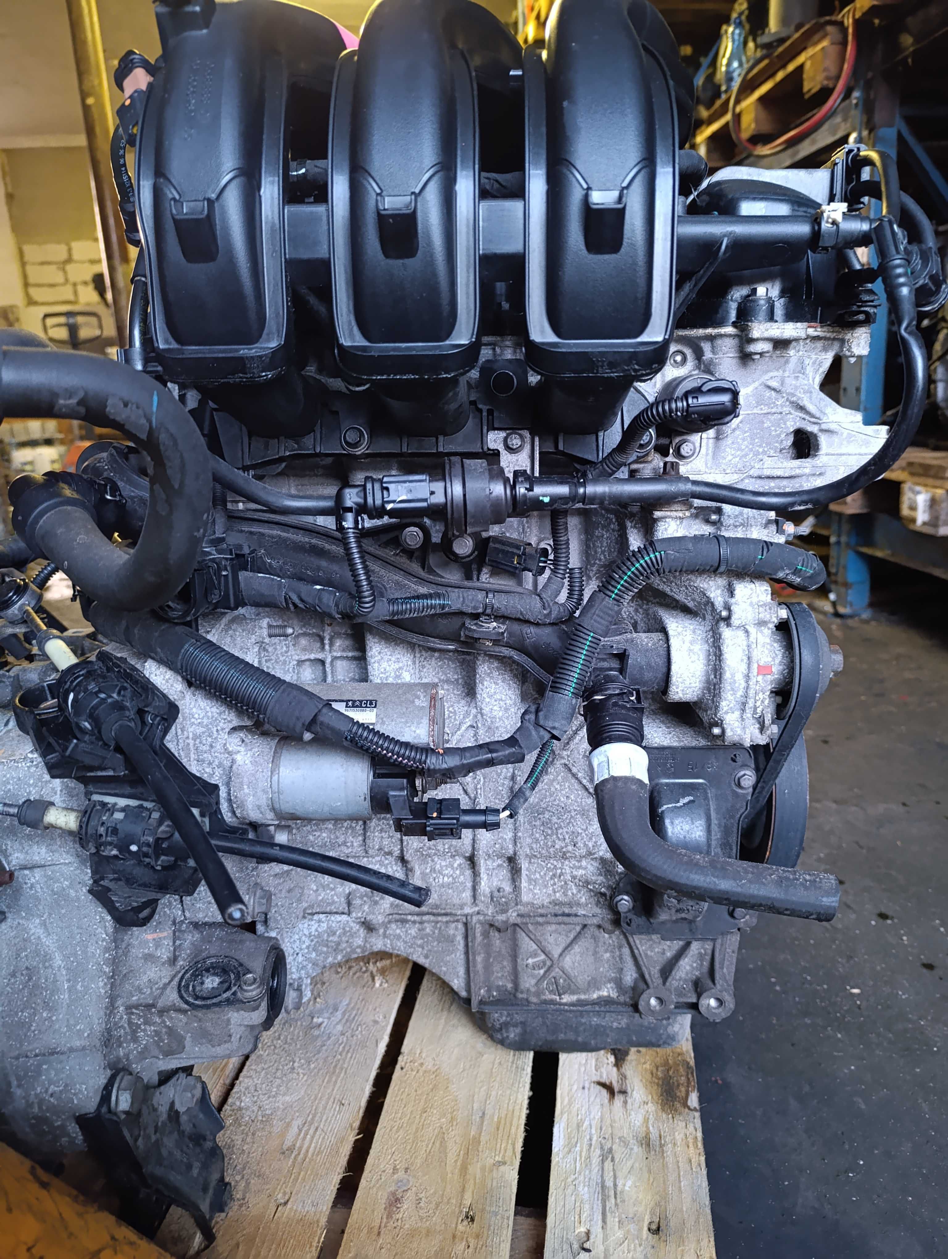 Silnik 1.2 VTI HM01 HMZ EB2F 16- Citroen cactus Peugot 208  kompletny