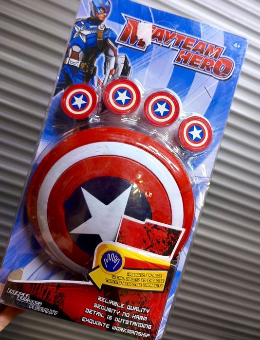 Akcesoria na bal karnawał Tarcza kapitan Ameryka